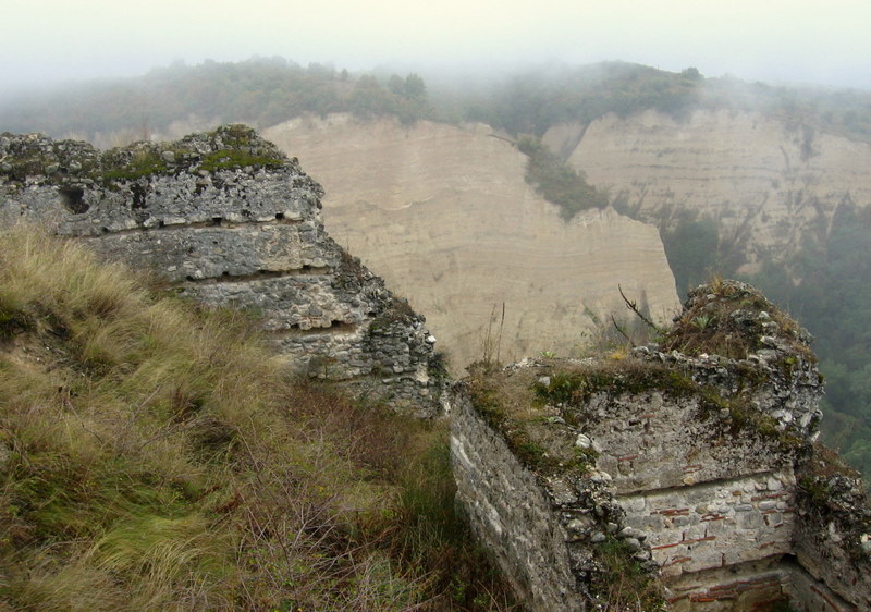 Fortress walls above Melnik, 13th century