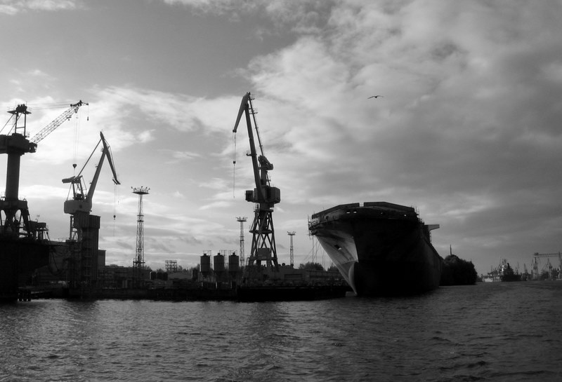 Ships & Cranes